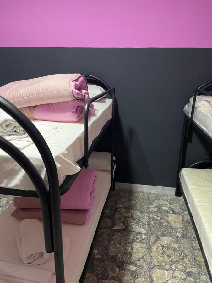 Alexander Hostel Napoli Bagian luar foto