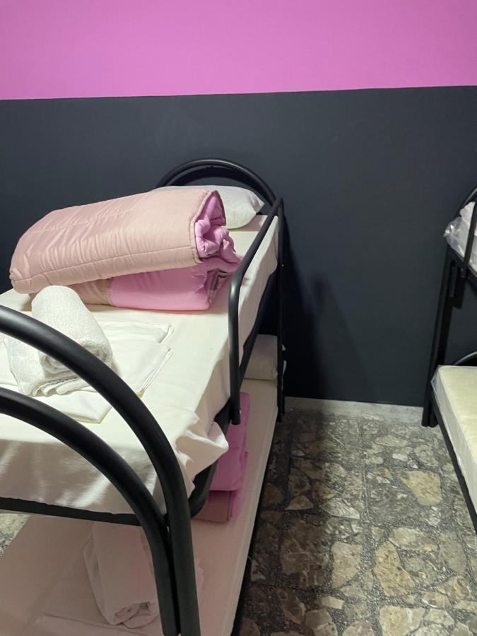 Alexander Hostel Napoli Bagian luar foto